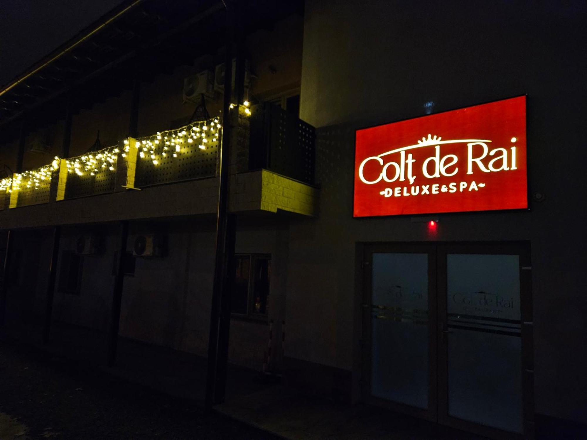 Colt De Rai Hotel Resita Exterior photo