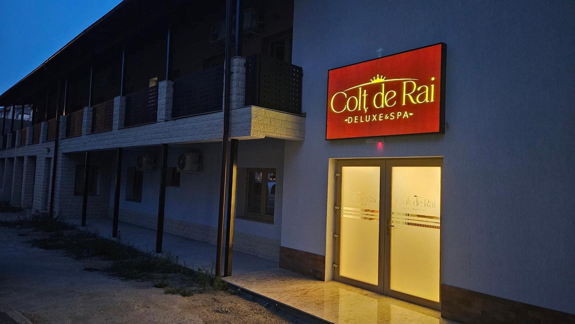 Colt De Rai Hotel Resita Exterior photo