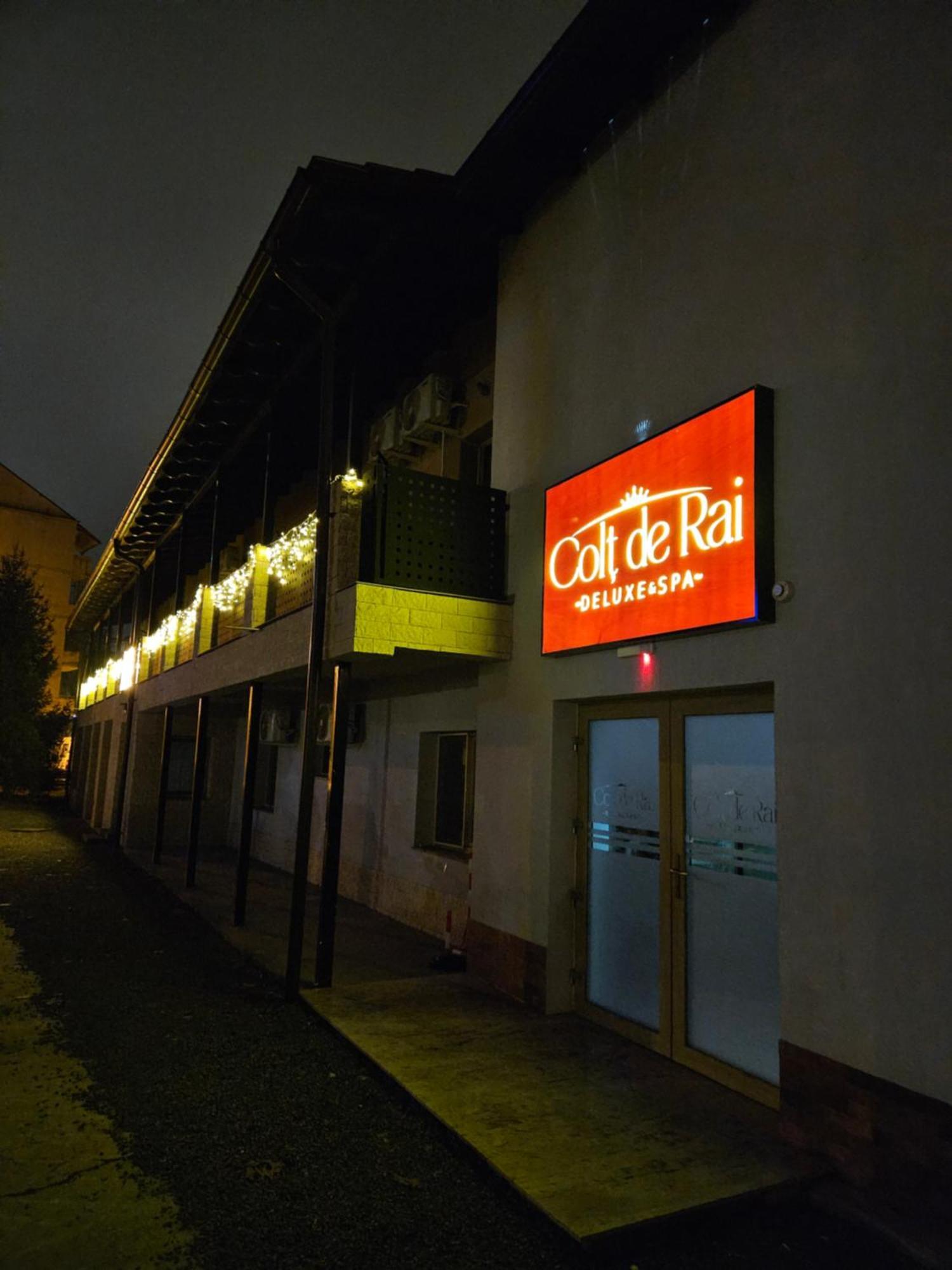 Colt De Rai Hotel Resita Exterior photo