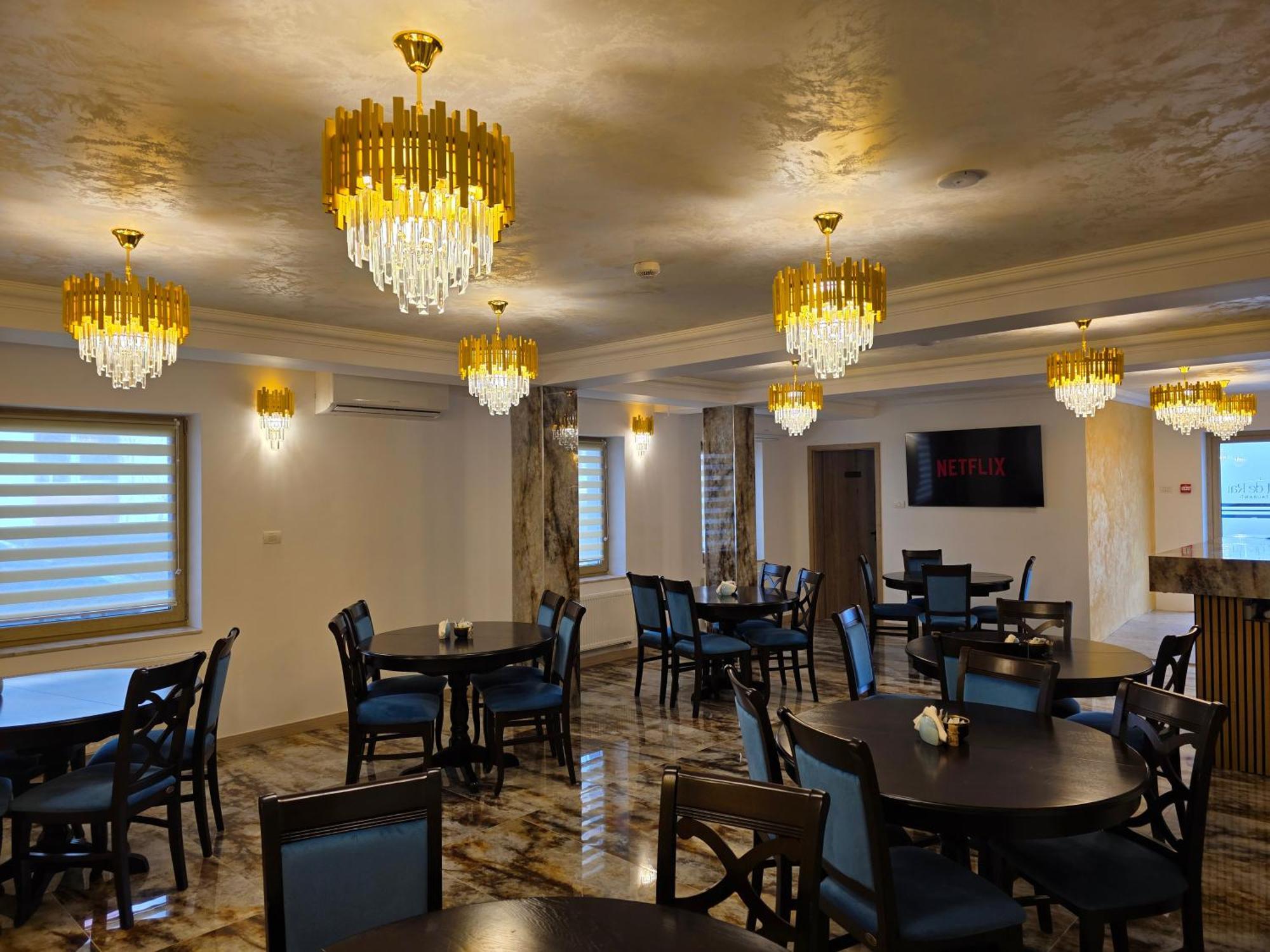 Colt De Rai Hotel Resita Exterior photo